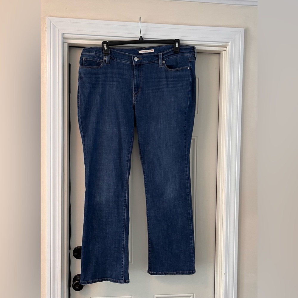 Levi’s Classic Bootcut in medium blue wash! Size 18W! Great condition! - Picture 7 of 12